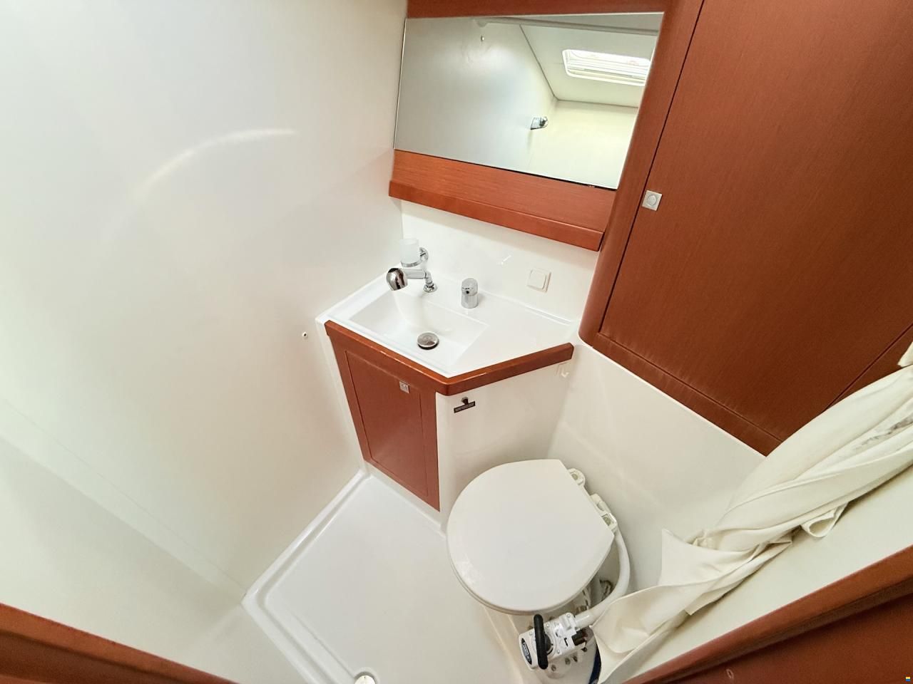 Beneteau Oceanis 48