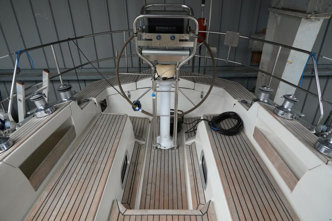 Sweden Yachts 370