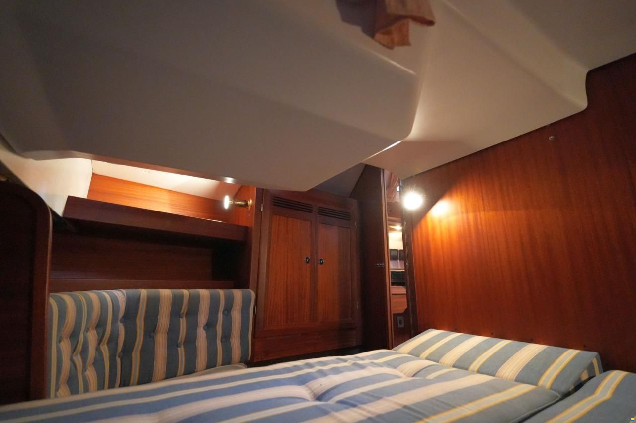Sweden Yachts 370