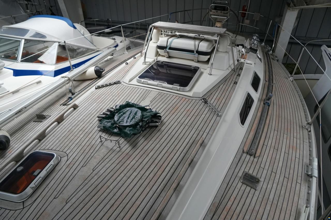 Sweden Yachts 370