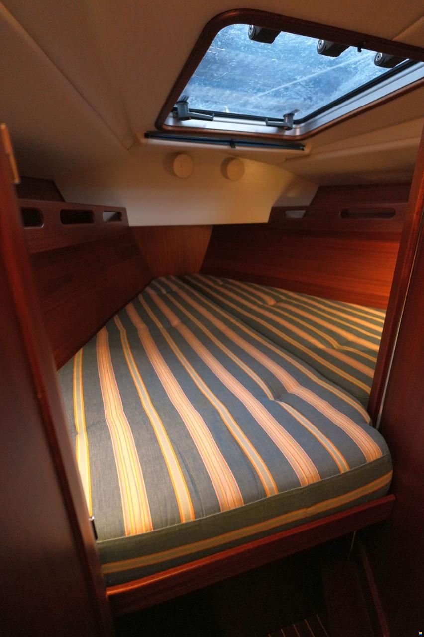 Sweden Yachts 370