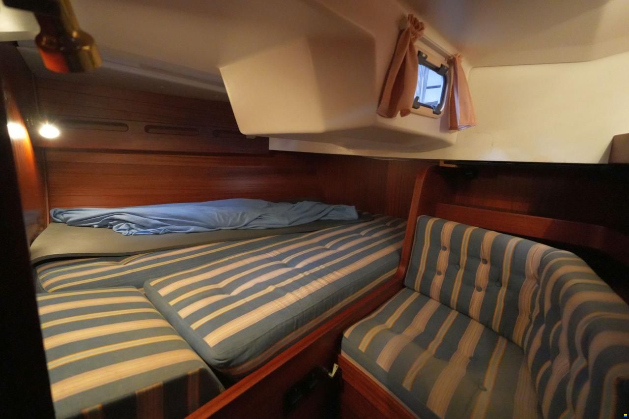 Sweden Yachts 370