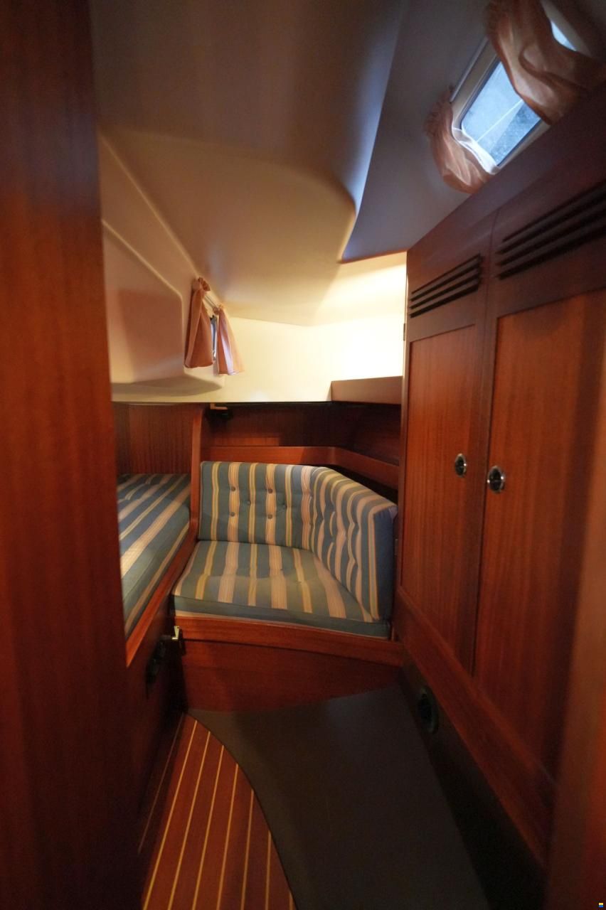Sweden Yachts 370