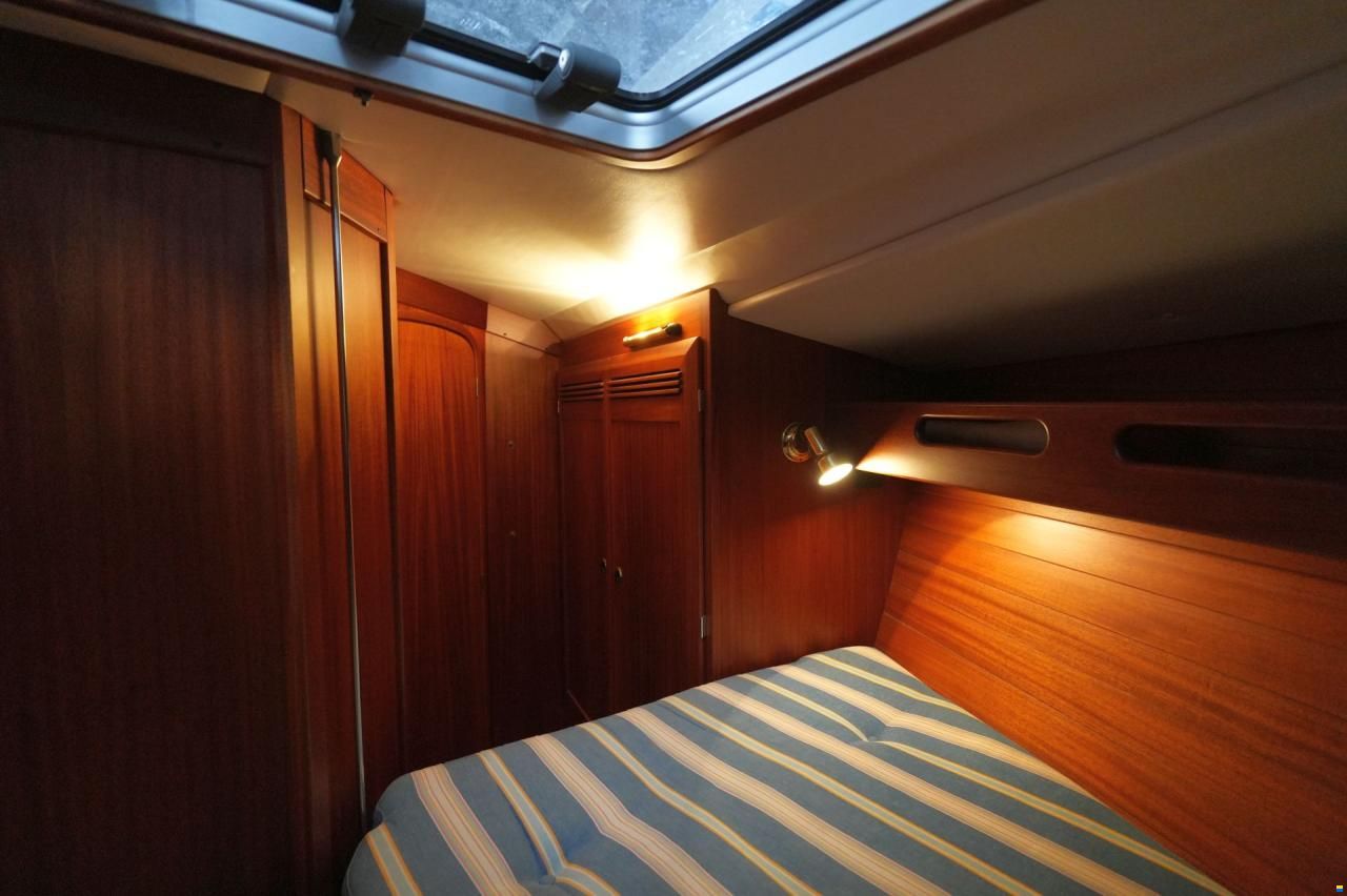 Sweden Yachts 370