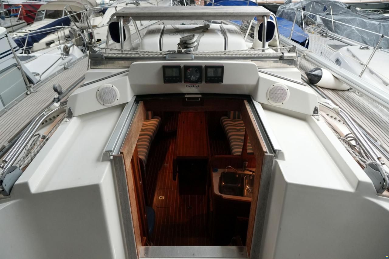 Sweden Yachts 370