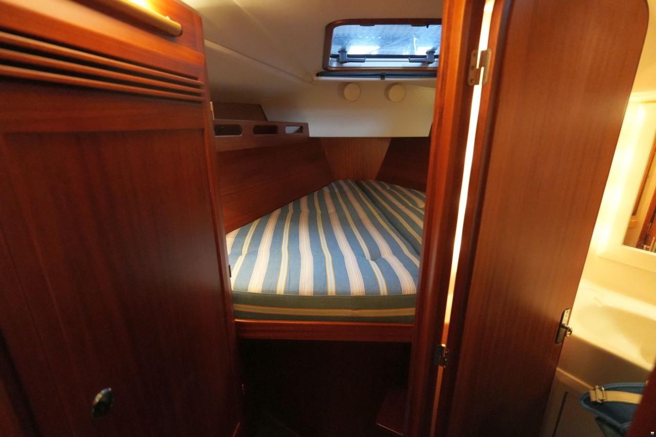 Sweden Yachts 370
