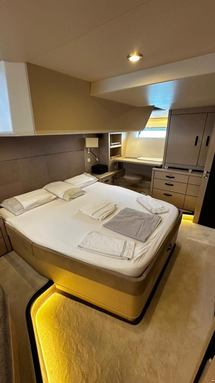 Jeanneau 64 Yacht