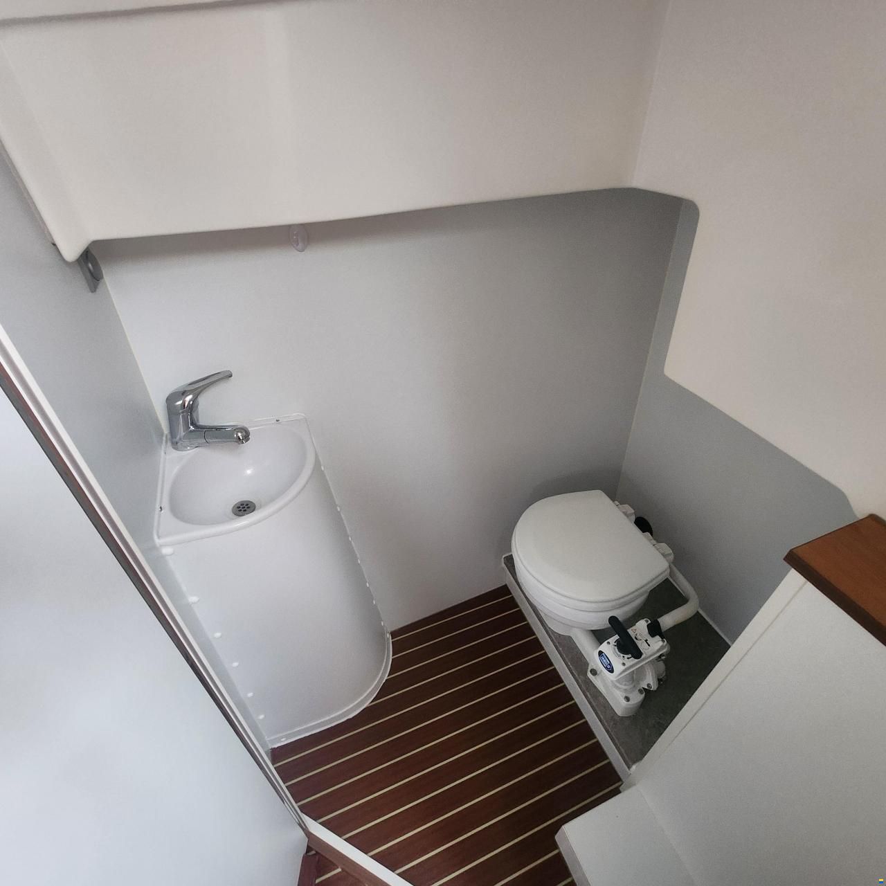 Aqua Royal 780 Cabin