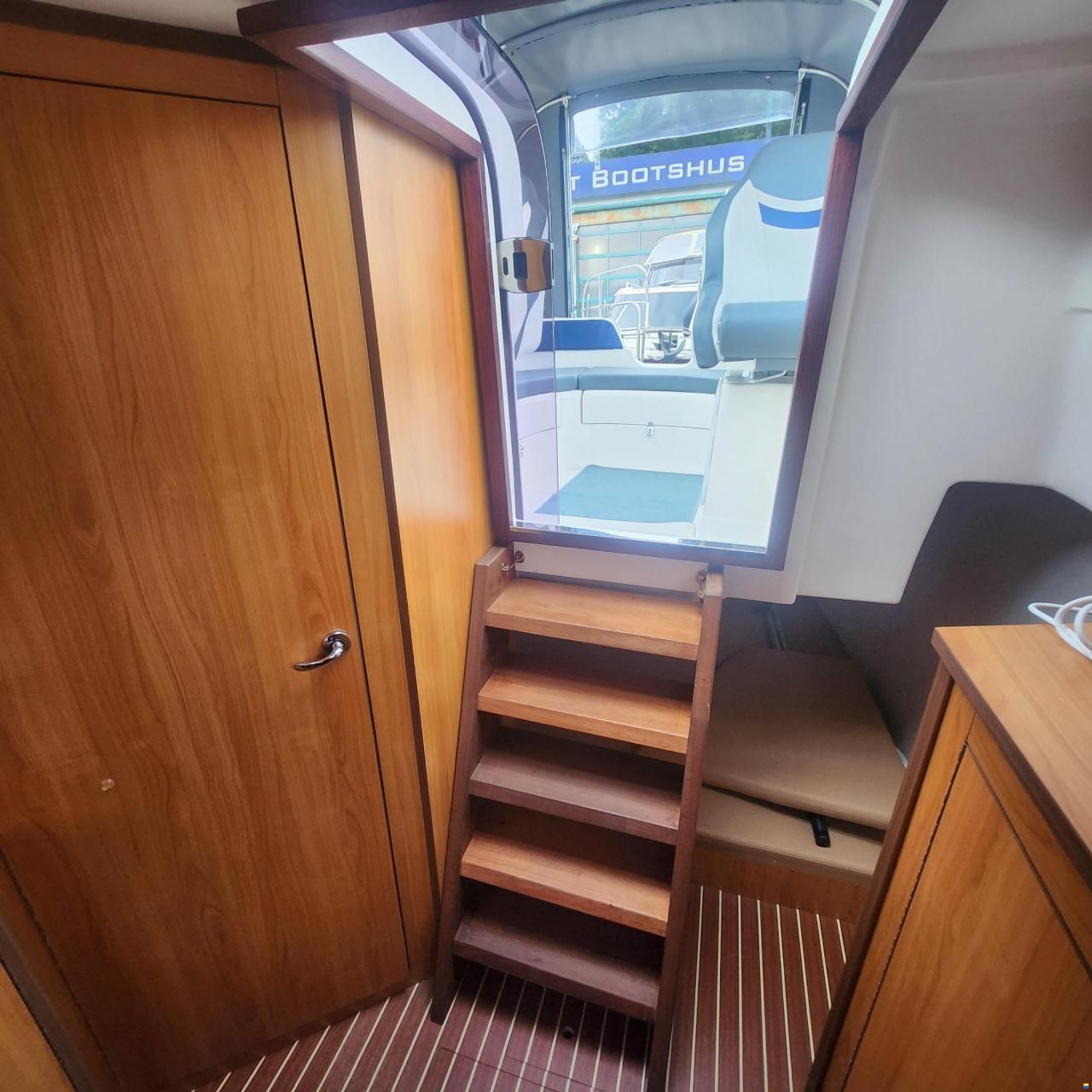 Aqua Royal 780 Cabin