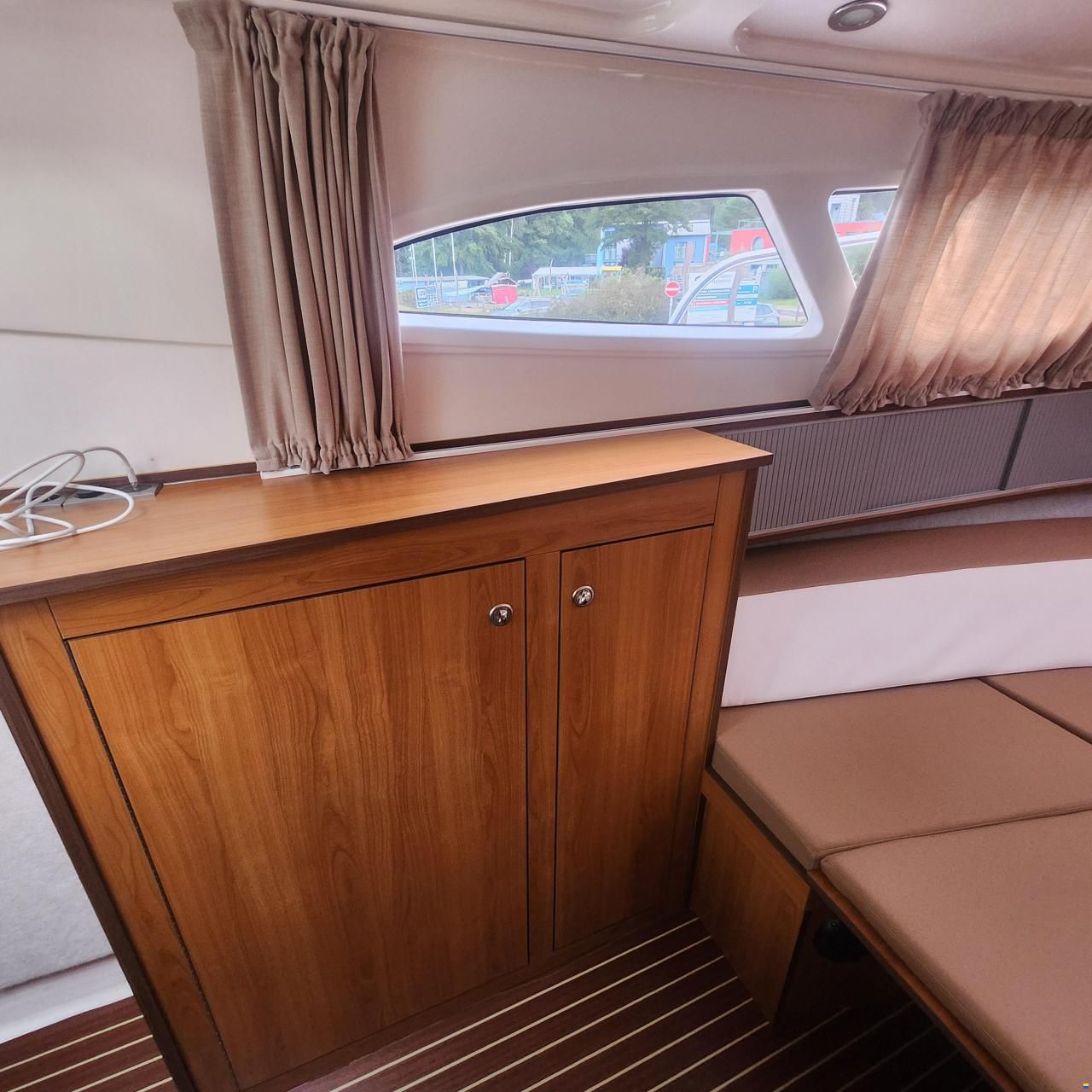 Aqua Royal 780 Cabin