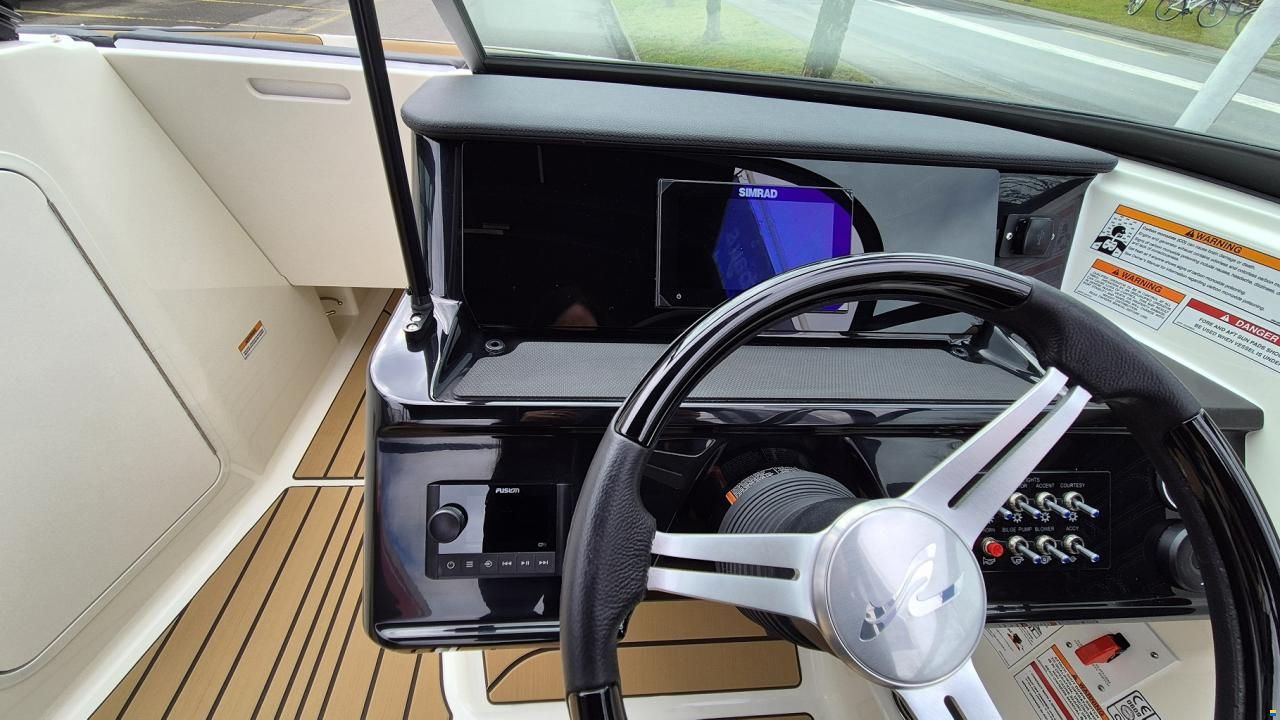 Sea Ray SPX 210 Europe