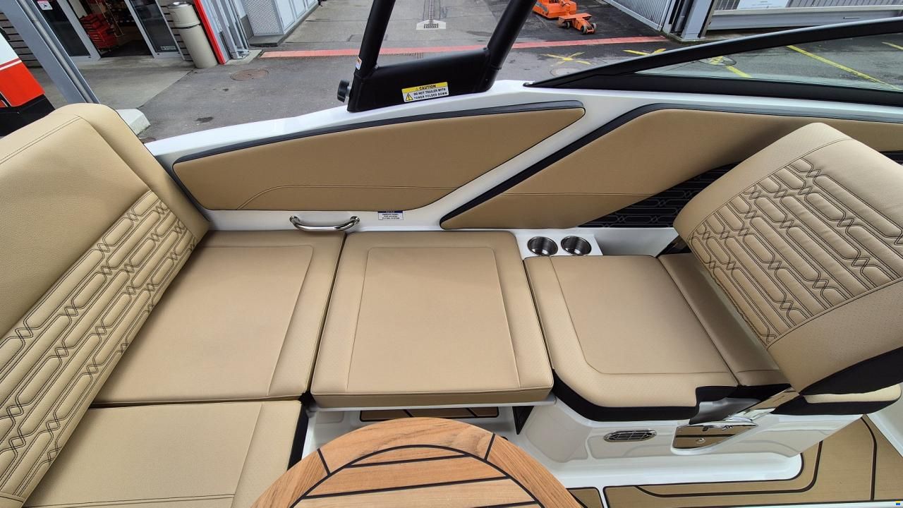 Sea Ray SPX 210 Europe