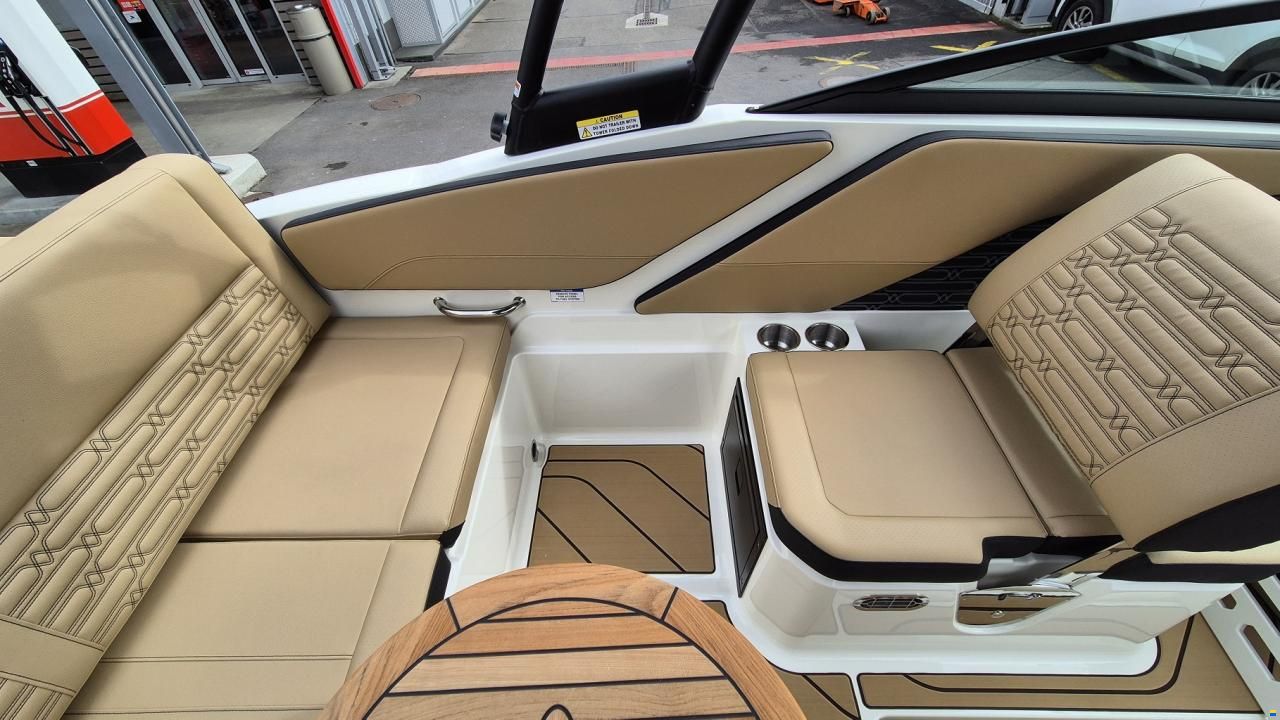 Sea Ray SPX 210 Europe