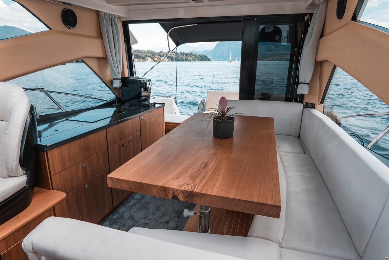 Galeon 350 HTC