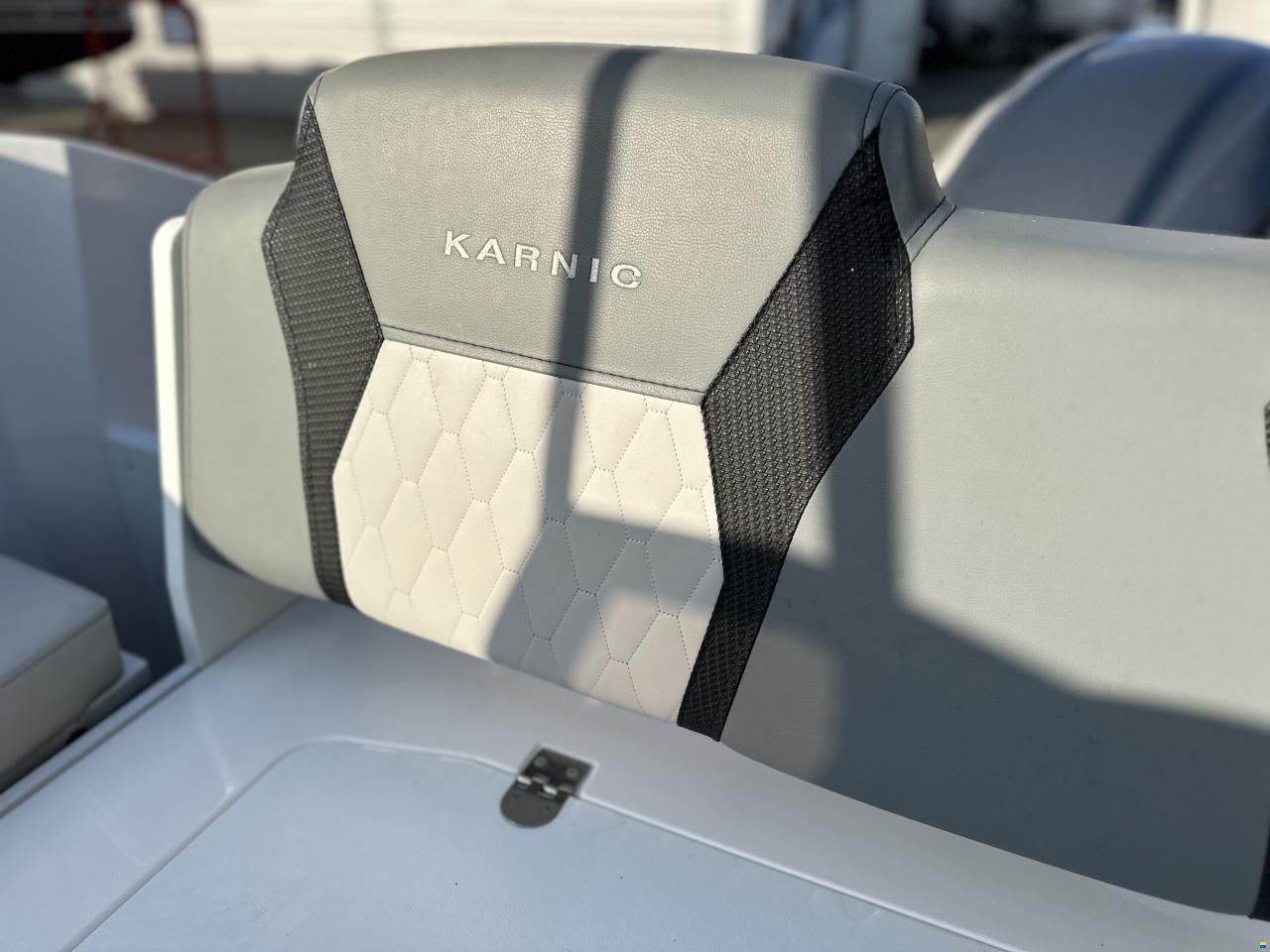 Karnic CS700 S Cabin Cruiser