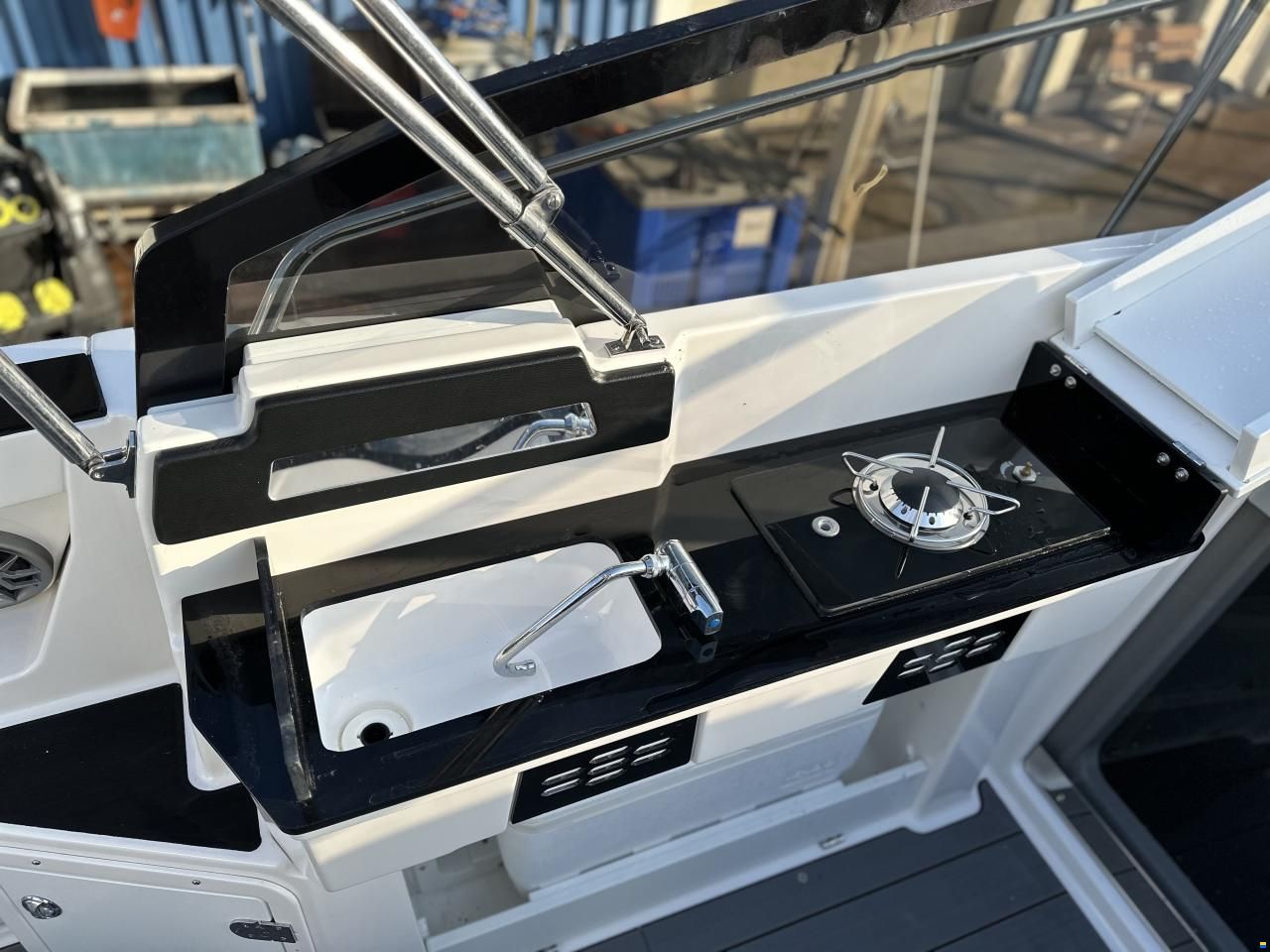 Karnic CS700 S Cabin Cruiser