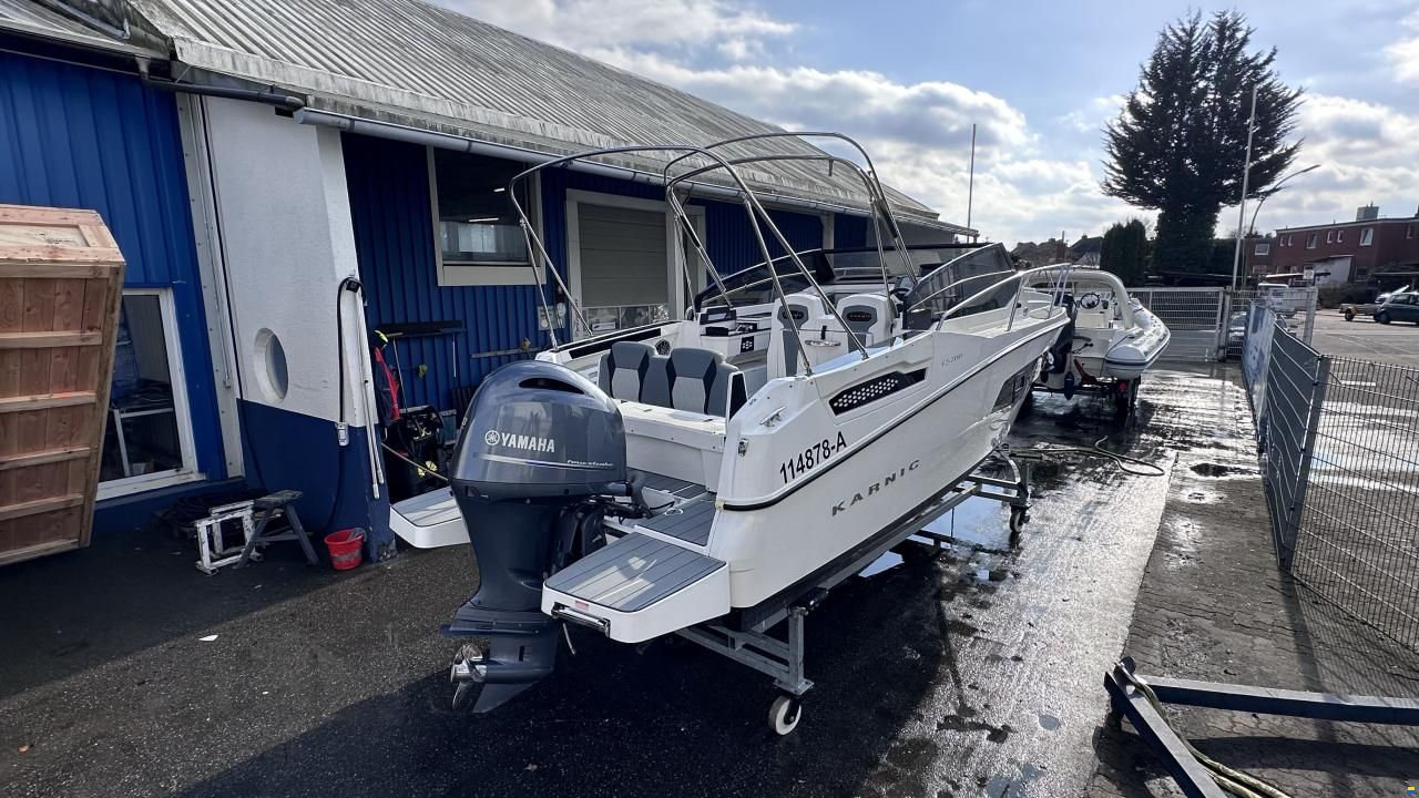 Karnic CS700 S Cabin Cruiser