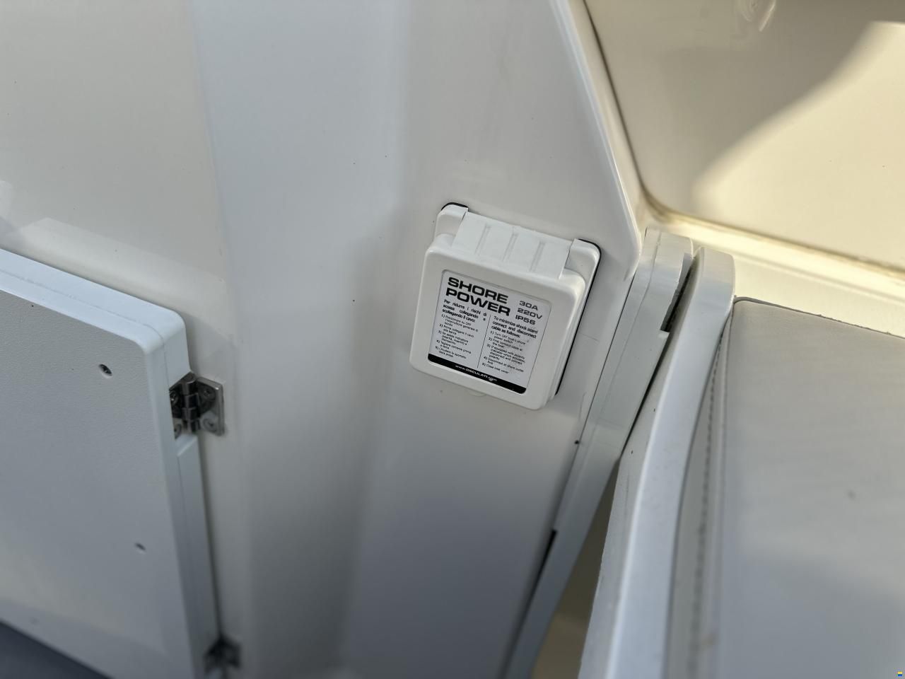 Karnic CS700 S Cabin Cruiser
