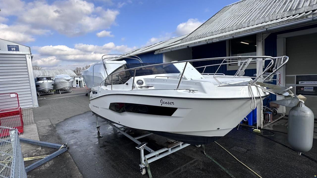 Karnic CS700 S Cabin Cruiser