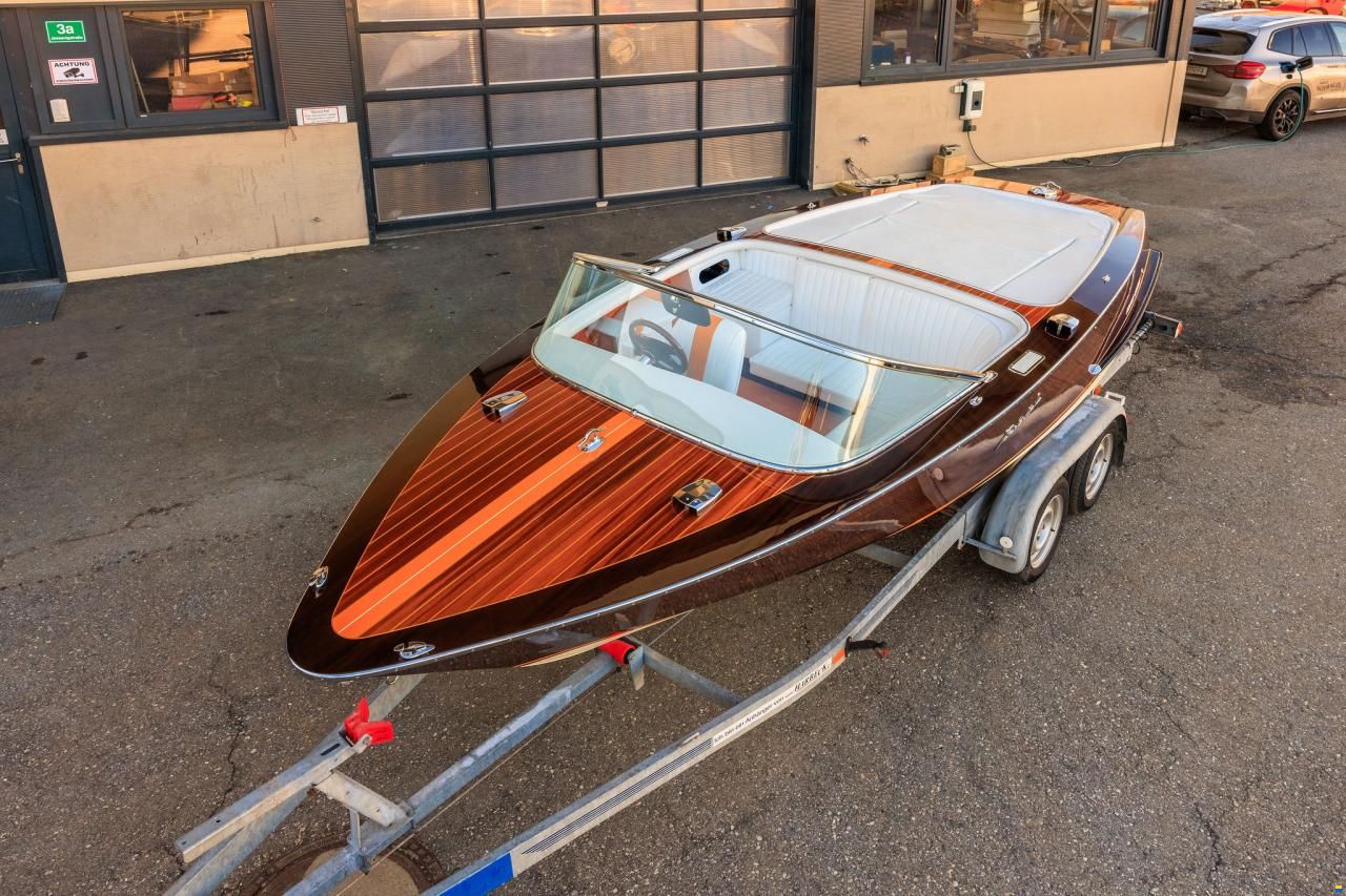 Boesch 560 Sundeck