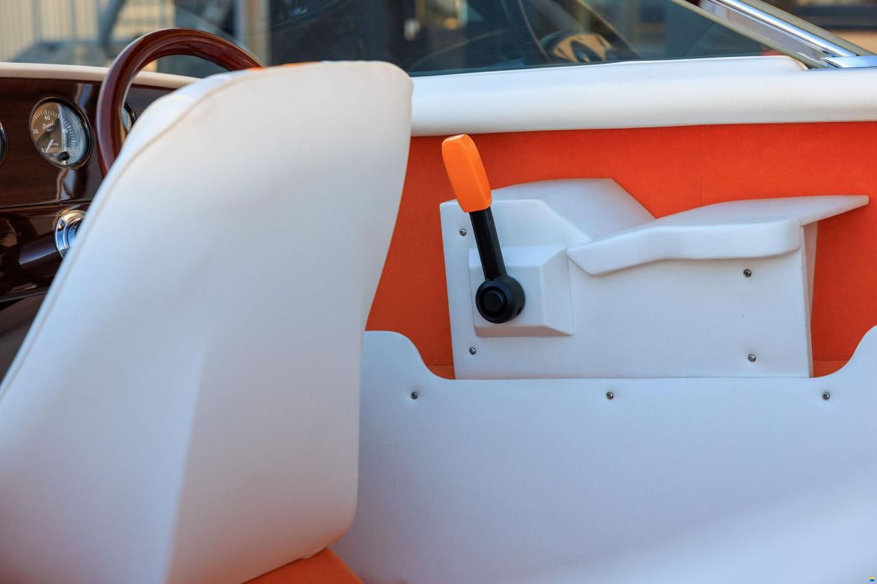 Boesch 560 Sundeck