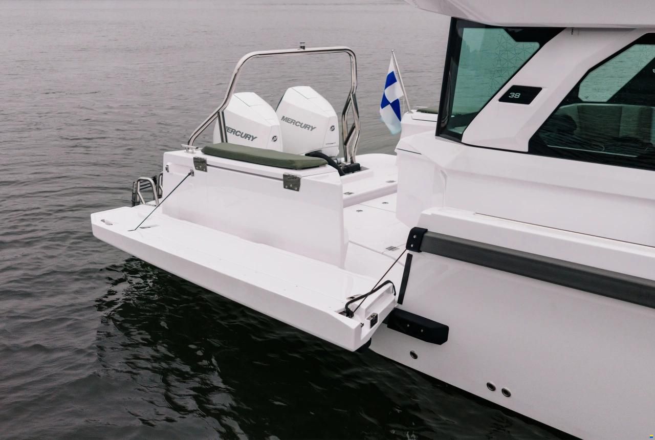 Axopar 38 Cross Cabin