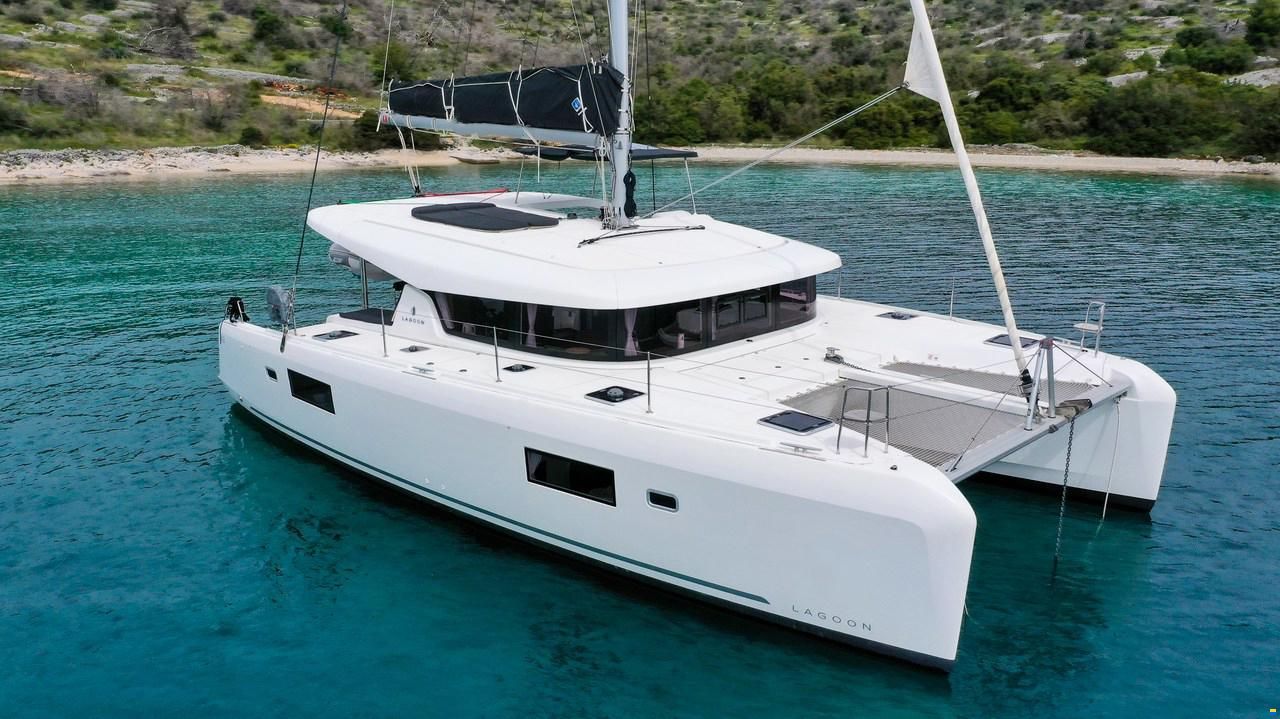 Lagoon 42