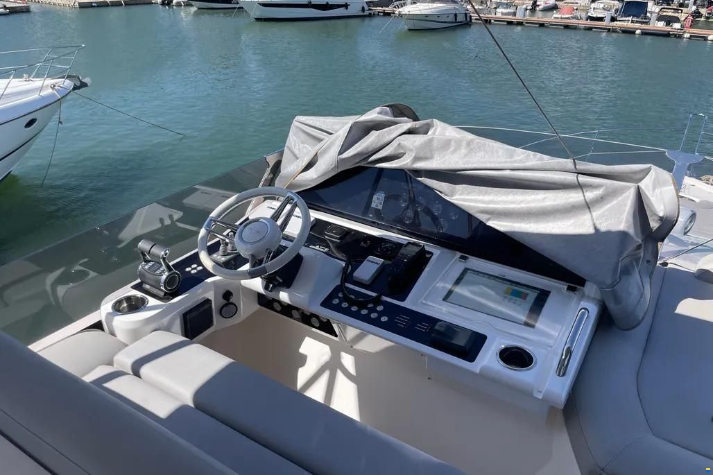 Sunseeker Manhatten 55