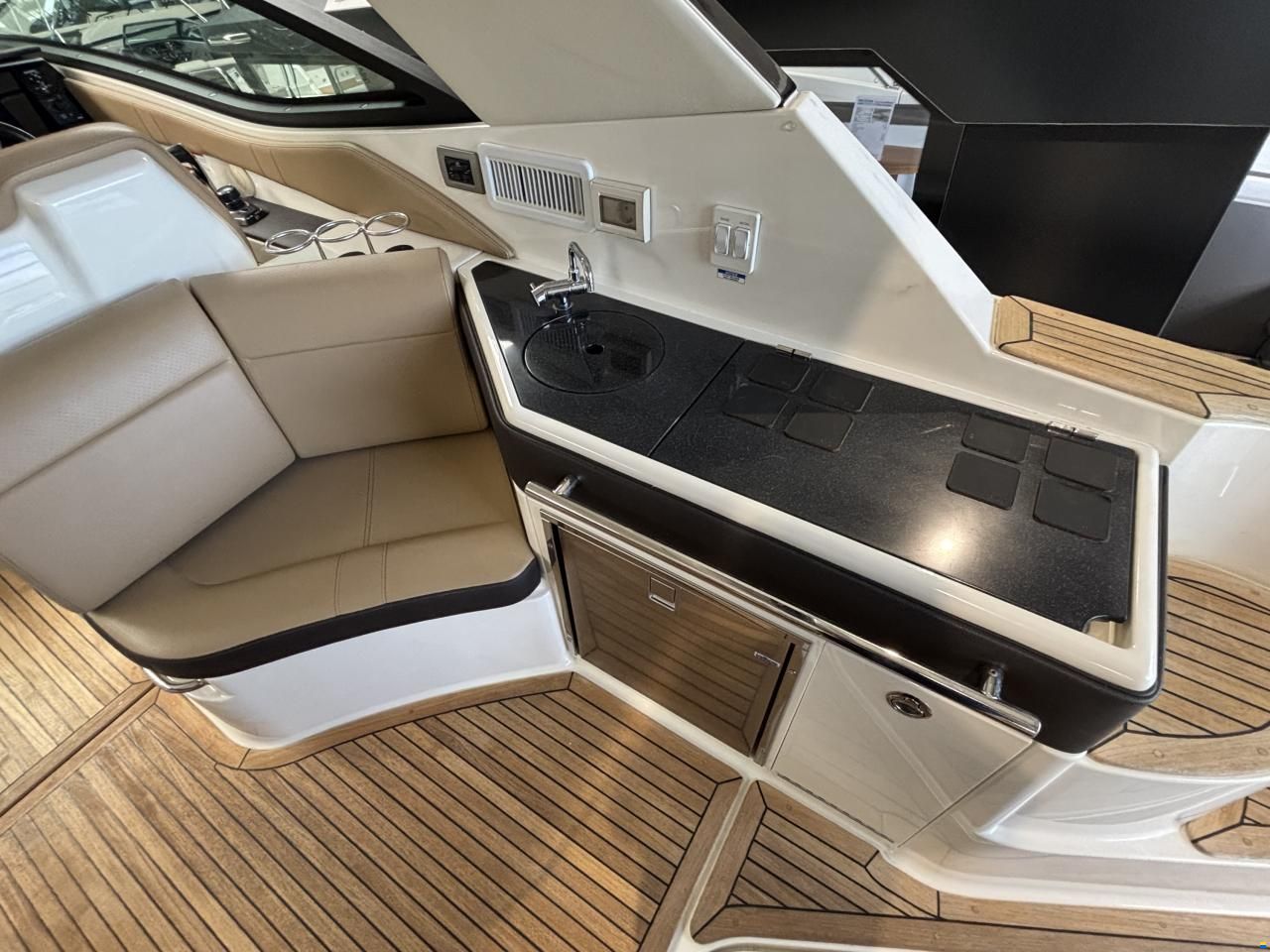 Sea Ray 320 DAE Joystick