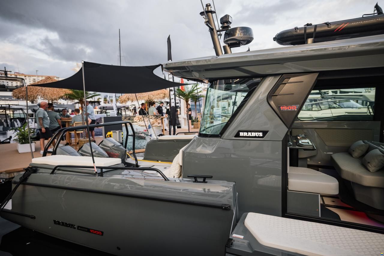 Brabus Shadow 1500 Cross Cabin