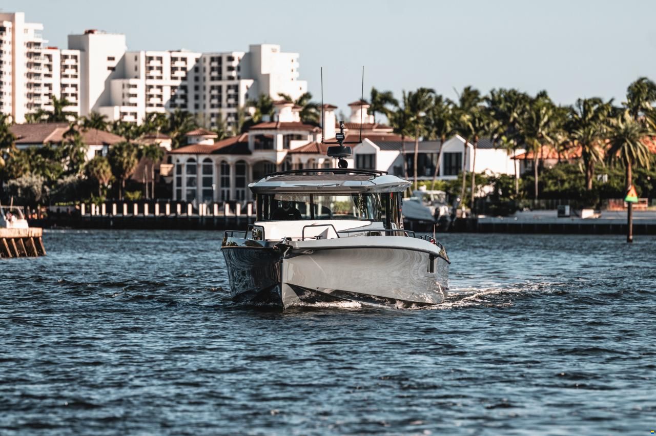 Brabus Shadow 1500 Cross Cabin