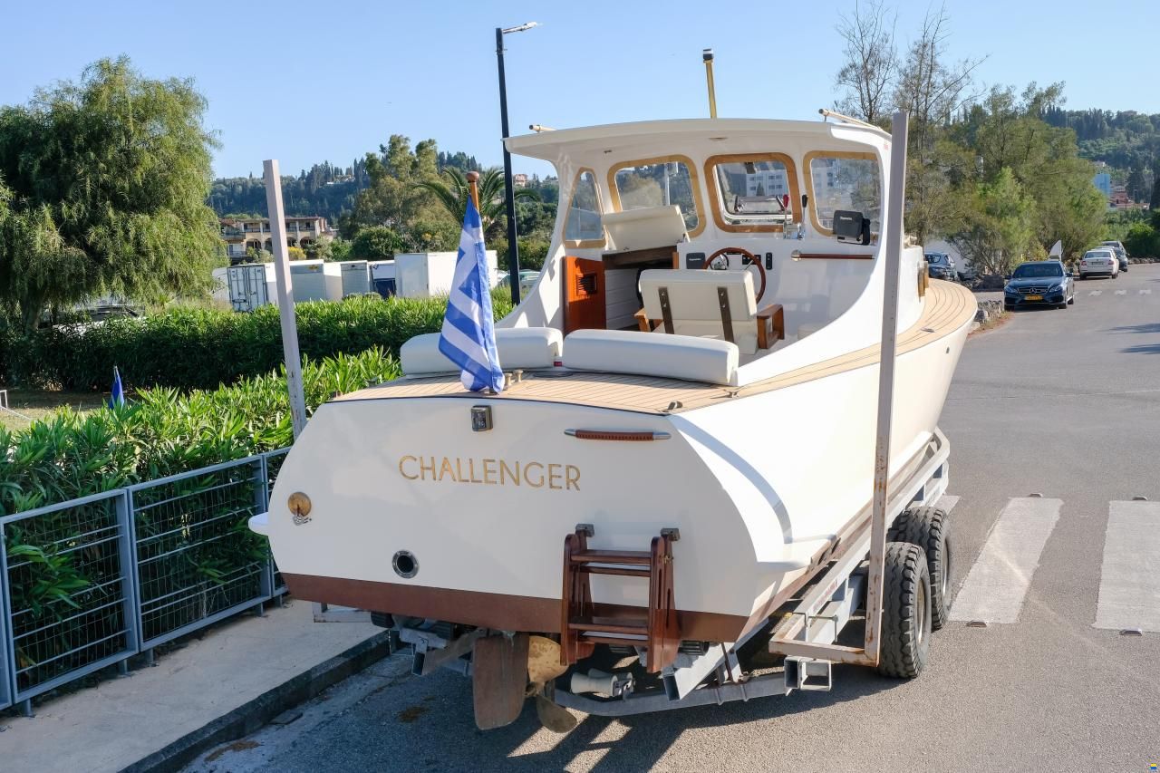 CYB Motor Yacht