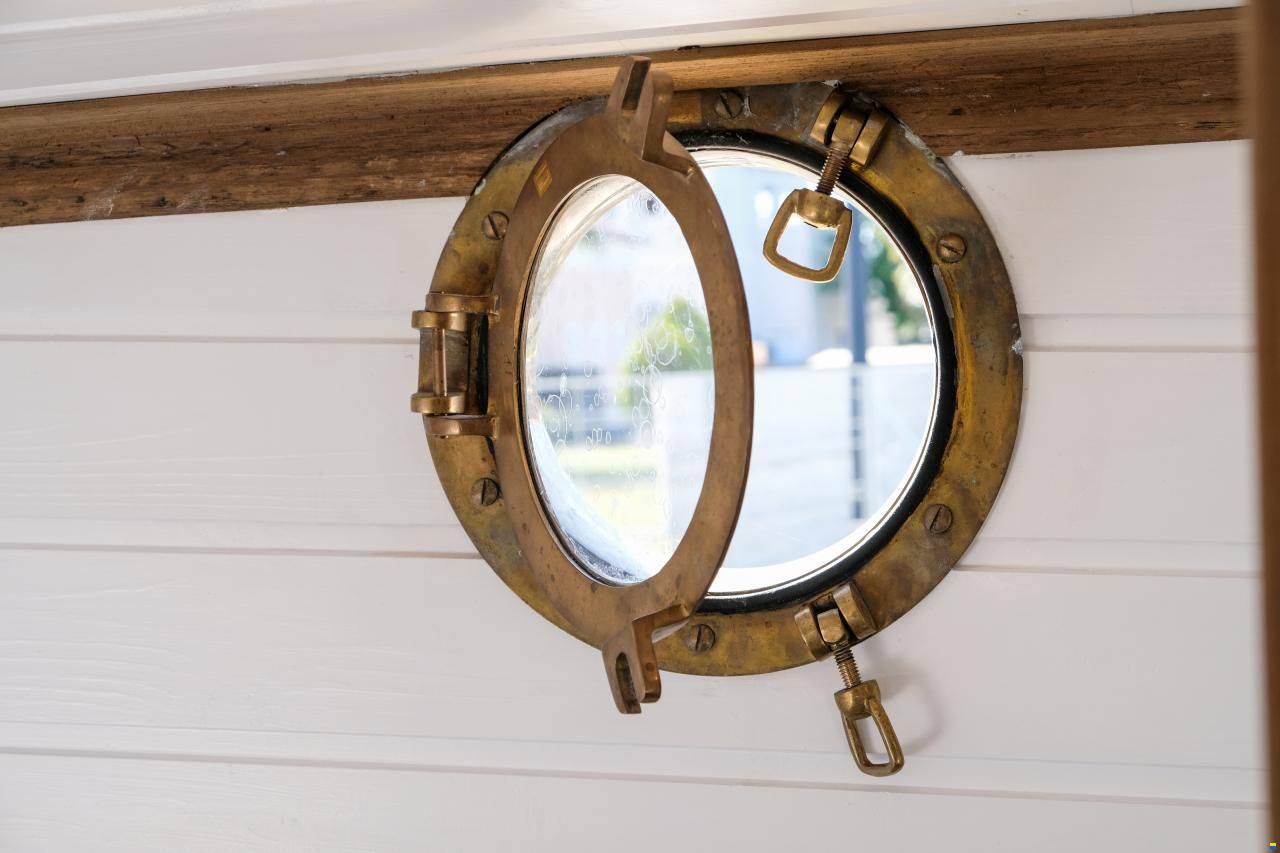 CYB Motor Yacht