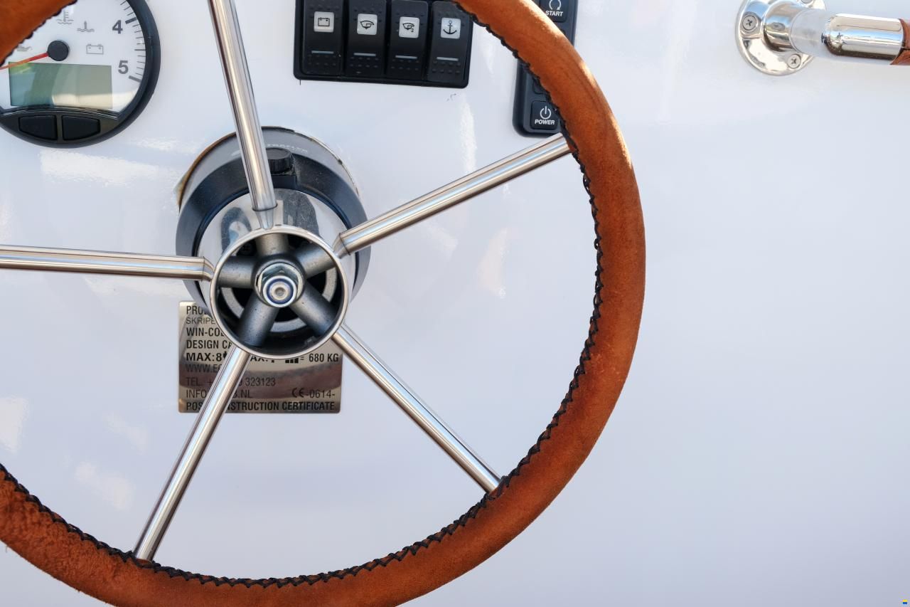 CYB Motor Yacht