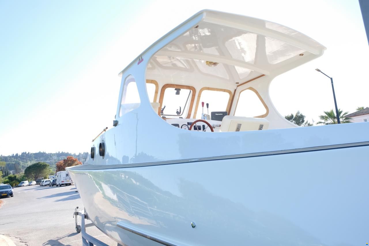 CYB Motor Yacht