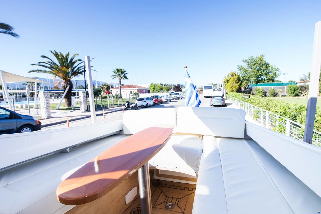 CYB Motor Yacht