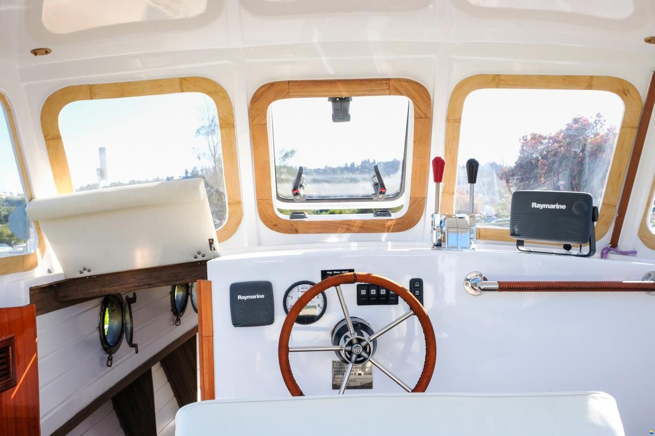 CYB Motor Yacht