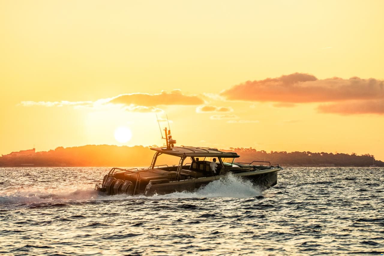 Brabus Shadow 1500 Cross Top