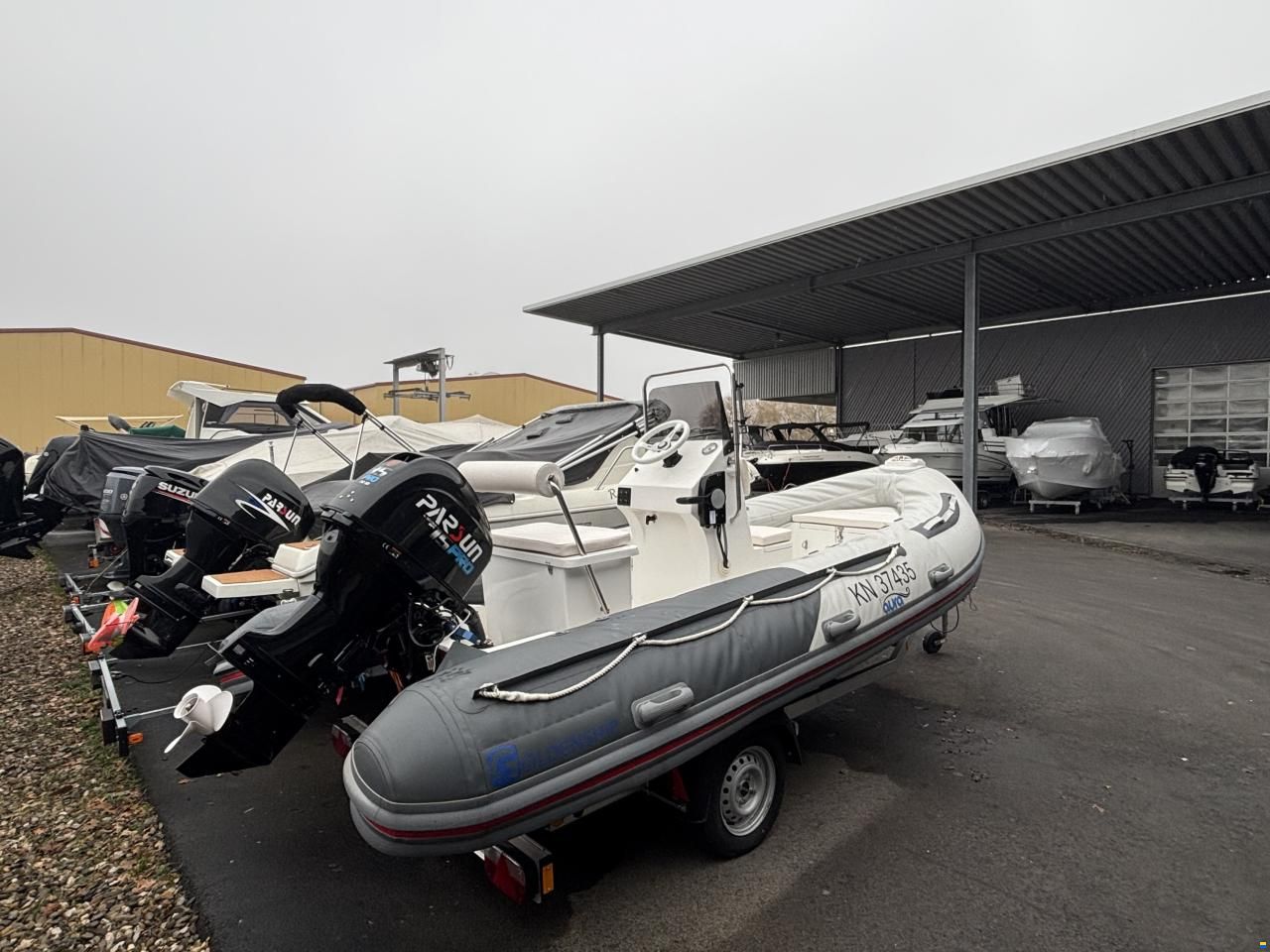 Goldenship Aura 470