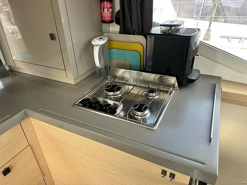 Fountaine Pajot Lucia 40