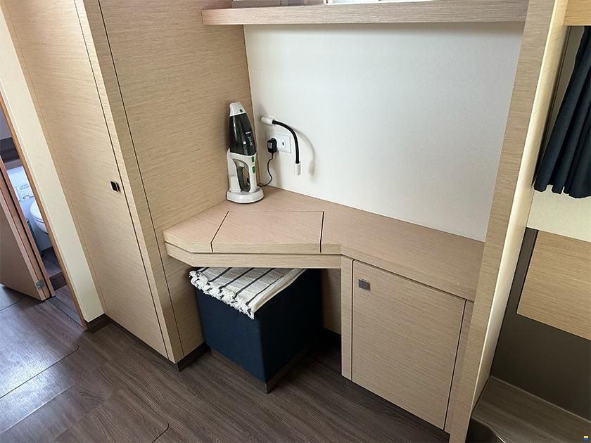 Fountaine Pajot Lucia 40