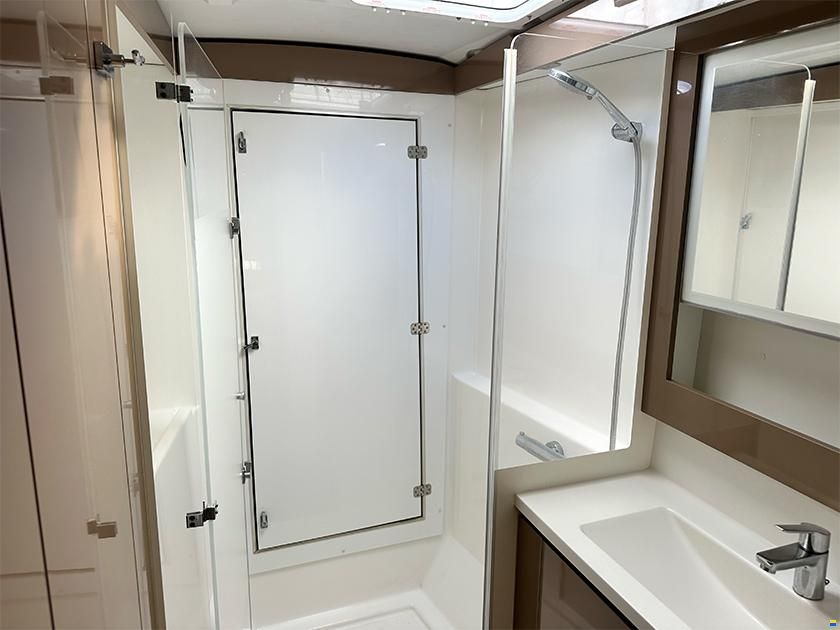 Fountaine Pajot Lucia 40