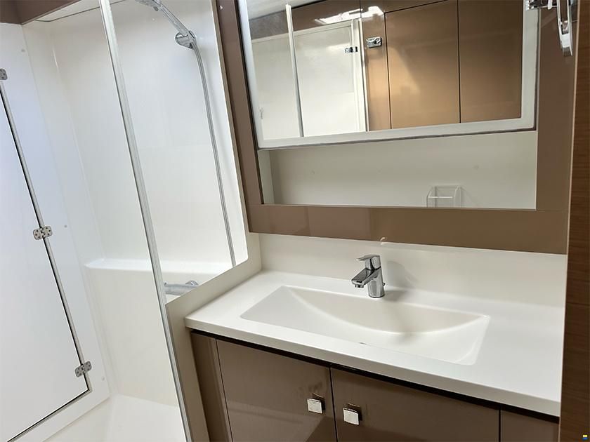 Fountaine Pajot Lucia 40