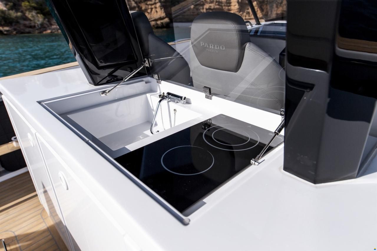 Pardo Yachts 38