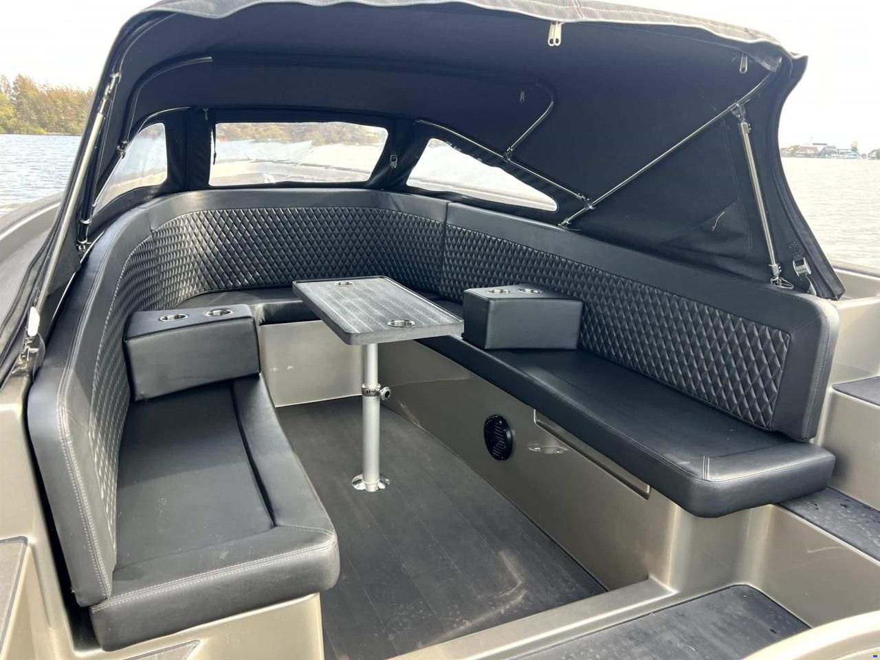 Seafury Hawker 725