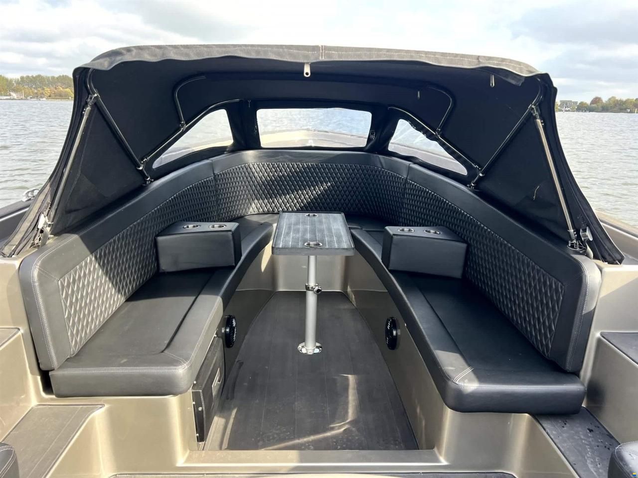 Seafury Hawker 725