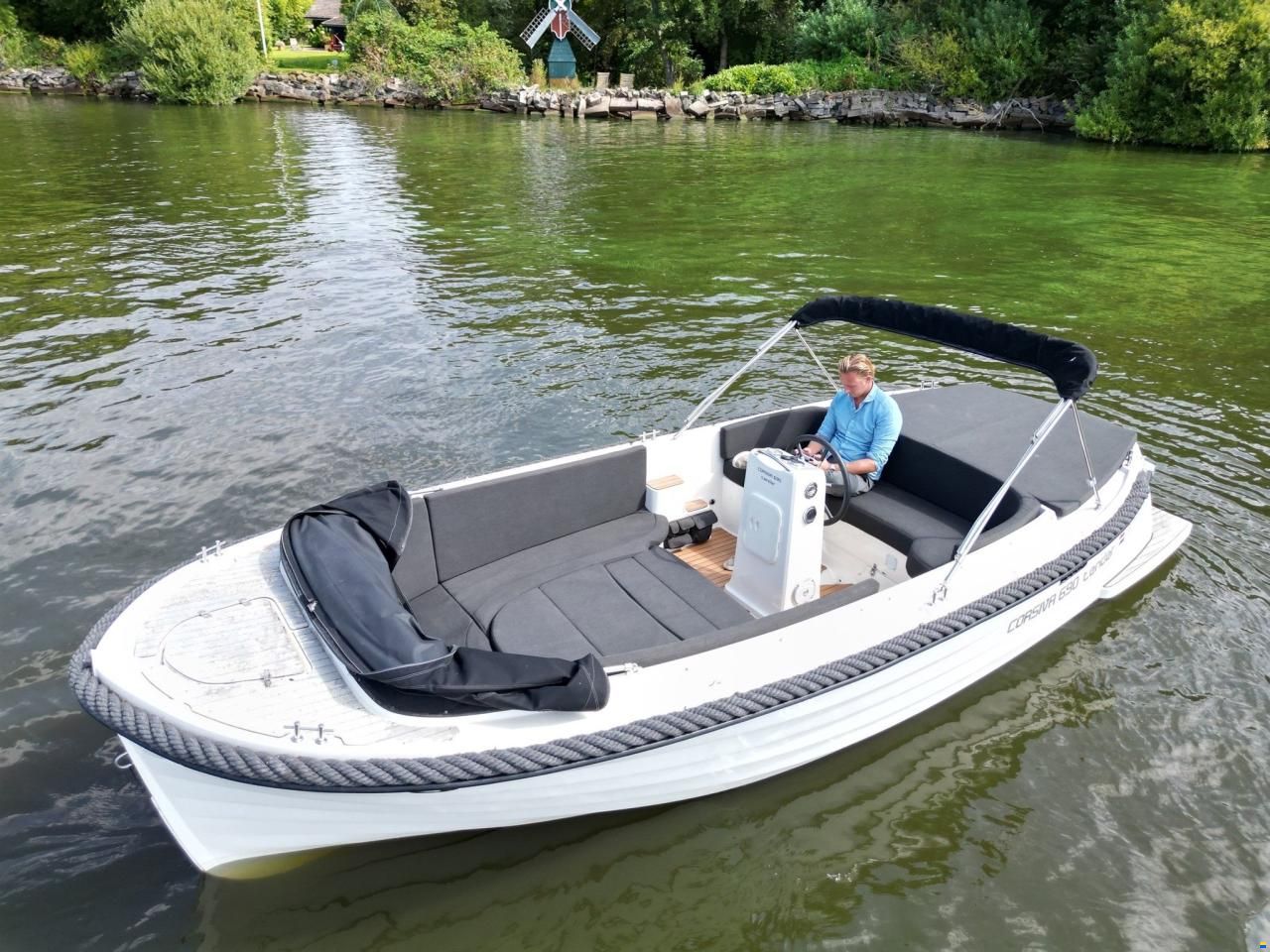 Corsiva 690 Tender