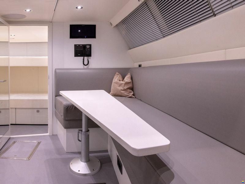 Sunseeker 95 Yacht