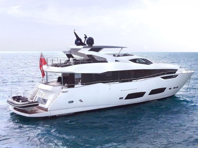 Sunseeker 95 Yacht