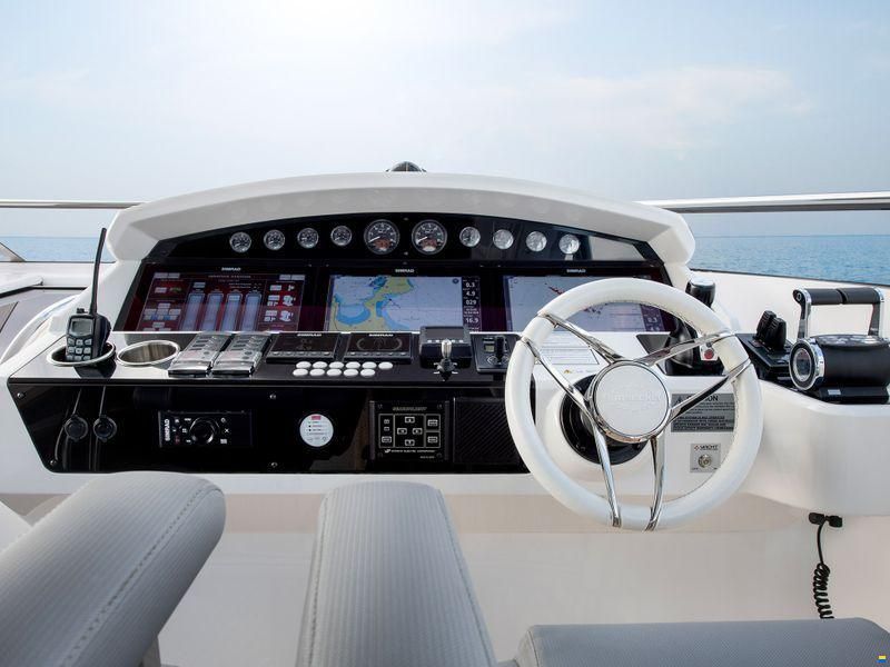 Sunseeker 95 Yacht